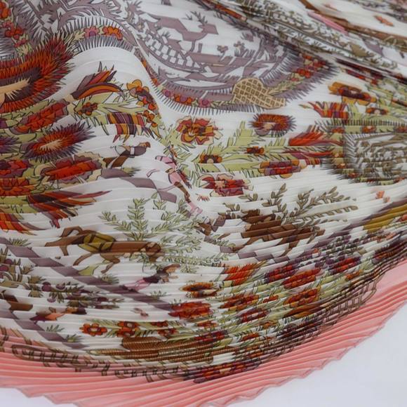 HERMES Carre Pleated Decoupages Scarf Silk Pink Auth hk1221 - Picture 9 of 16